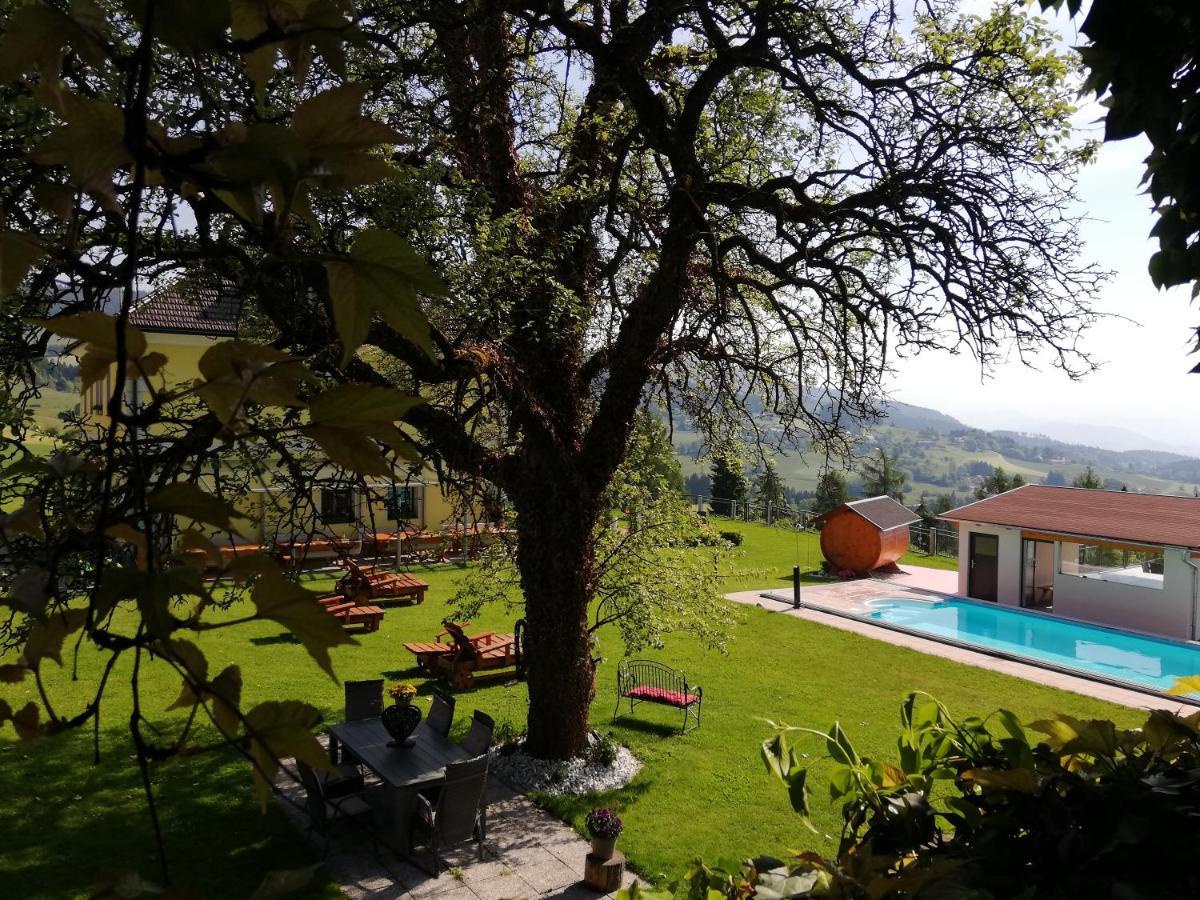 Hochleben-Chalets Am Erlebnisbauernhof Steinerhof Liebenfels Esterno foto